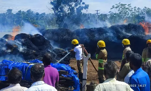 வைக்கோல் போர் எரிந்து ரூ.6 லட்சம் சேதம்