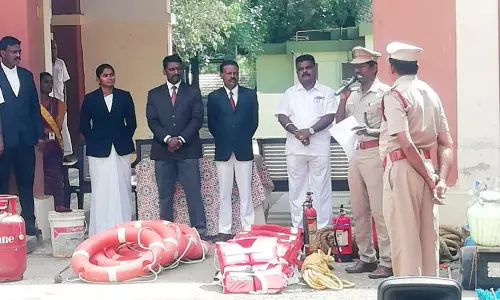 நீதிமன்ற வளாகத்தில் பருவ மழைபாதுகாப்பு குறித்து ஒத்திகை