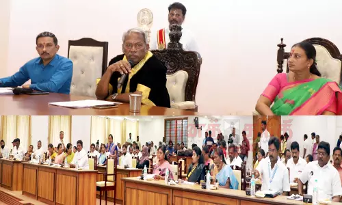 சேலம் மாநகராட்சி கூட்டத்தில்கலைஞர் உரிமைத்தொகை வழங்கிய முதல்-அமைச்சருக்கு பாராட்டு தெரிவித்து தீர்மானம்அ.தி.மு.க.வினர் வெளிநடப்பு