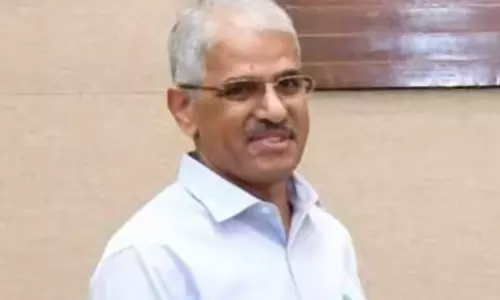 சென்னை, புறநகர் பகுதிகளில் மேற்கொள்ளப்படும் சாலைப்பணிகளை விரைவாக முடிக்க வேண்டும் - தலைமைச்செயலாளர் சிவ்தாஸ் மீனா உத்தரவு