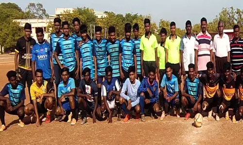 திருச்செந்தூரில் சிவந்தி கோப்பை கால்பந்து போட்டியில் ஆதித்தனார் கல்லூரி அணி வெற்றி திருச்செந்தூரில் சிவந்தி கோப்பை கால்பந்து போட்டியில் ஆதித்தனார் கல்லூரி அணி வெற்றி