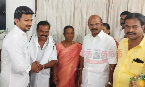 செம்மாண்டகுப்பம் ஊராட்சி தலைவர் தி.மு.க.வில் இணைந்தார்