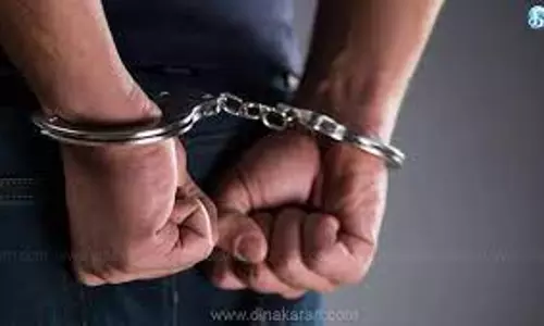 இரும்பு கம்பியை திருடிய 5 பேர் கைது