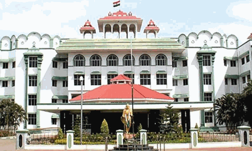 கோர்ட்டு ஆணையை அலுவலக  உத்தரவு போன்று அதிகாரிகள் கருதுவதா?- கிரிமினல் நடவடிக்கை பாயும் என நீதிபதி எச்சரிக்கை