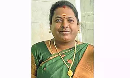 இதய சிகிச்சைக்கு வந்த பெண்ணின் கை அகற்றம்: தவறான சிகிச்சை என கணவர் குற்றச்சாட்டு இதய சிகிச்சைக்கு வந்த பெண்ணின் கை அகற்றம்: தவறான சிகிச்சை என கணவர் குற்றச்சாட்டு