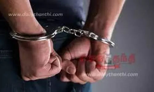 மது விற்ற வாலிபர் கைது மது விற்ற வாலிபர் கைது