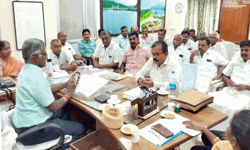 ஆழியாறு புதிய ஆயக்கட்டு பாசனத்திற்கு 960 மில்லியன் கன அடி நீர் வழங்க வேண்டும்-பாசன சங்க நிர்வாகிகள் வலியுறுத்தல் ஆழியாறு புதிய ஆயக்கட்டு பாசனத்திற்கு 960 மில்லியன் கன அடி நீர் வழங்க வேண்டும்-பாசன சங்க நிர்வாகிகள் வலியுறுத்தல்