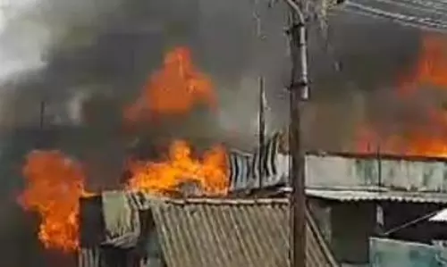 தீ விபத்தில் ஓட்டல் எரிந்து நாசம்