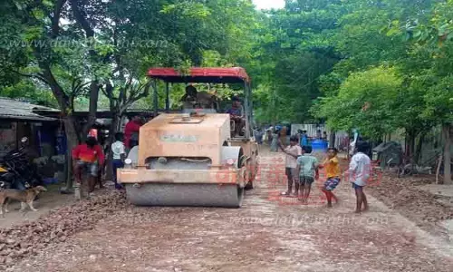 சாலை அமைக்கும் பணி தொடக்கம்