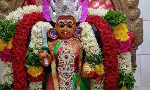 அம்மன் கோவில்களில் சிறப்பு வழிபாடு