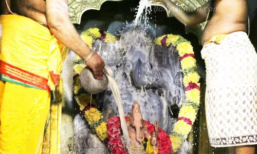 விநாயகர் சதுர்த்தி நிறைவு விழா:சேலம் ராஜகணபதிக்கு 1008 லிட்டர் பாலாபிஷேகம்திரளான பக்தர்கள் தரிசனம்