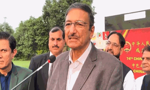 இந்தியாவை எதிரிநாடு என்று கூறியதால் சர்ச்சை: எதிர்ப்புக்கு பணிந்தார் பாகிஸ்தான் கிரிக்கெட் வாரிய தலைவர்