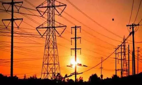 கொல்லம்பாளையம் வீட்டு வசதி வாரிய பகுதியில் மின்தடையால் பொதுமக்கள் அவதி