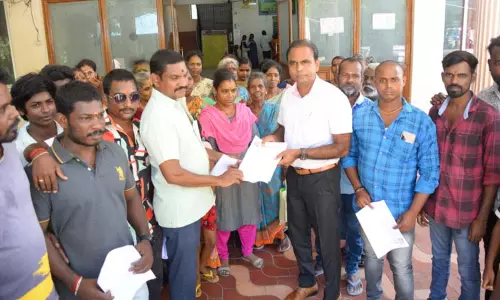 வழிபாட்டு தல கட்டுமான பணியை நிறுத்தக்கோரி மனு