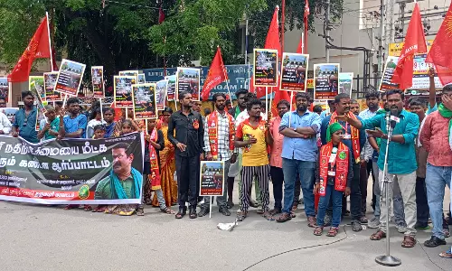 கர்நாடக அரசை கண்டித்துதர்மபுரியில் நாம் தமிழர் கட்சியினர் ஆர்ப்பாட்டம்