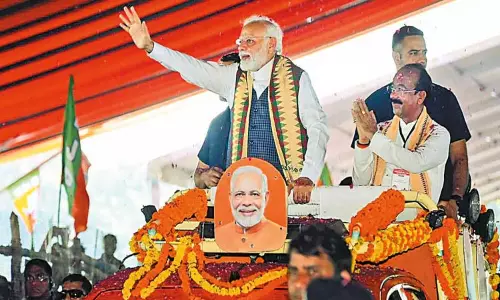 பெண்களுக்குள் பிரிவினையை உருவாக்க முயற்சி; காங்கிரஸ் மீது பிரதமர் மோடி குற்றச்சாட்டு