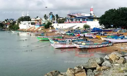 மீனவர்கள் கடலுக்கு செல்லவில்லை மீனவர்கள் கடலுக்கு செல்லவில்லை