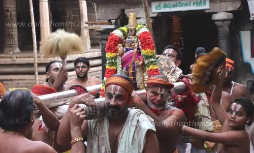 பெருமாள் கோவில்களில் சிறப்பு வழிபாடு