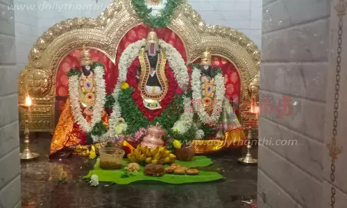 புரட்டாசி மாத சனிக்கிழமையையொட்டிபெருமாள் கோவில்களில் சிறப்பு வழிபாடுஏராளமான பக்தர்கள் தரிசனம்