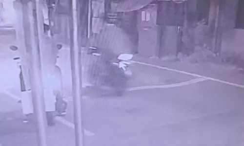 பெண்ணிடம் 5 பவுன் நகை பறிப்பு