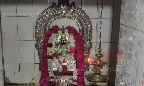 வெள்ளிக்கவசம் அணிவிப்பு வெள்ளிக்கவசம் அணிவிப்பு