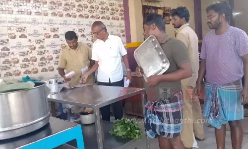 தடை செய்யப்பட்ட 100 கிலோபிளாஸ்டிக் பொருட்கள் பறிமுதல்