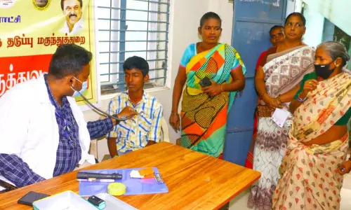 728 பேருக்கு காய்ச்சல் பரிசோதனை