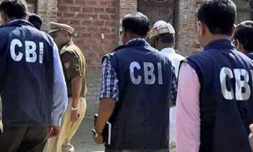 மணிப்பூரில் மாணவர்கள் கொலை வழக்கில் 4 பேரை கைது செய்தது சி.பி.ஐ. மணிப்பூரில் மாணவர்கள் கொலை வழக்கில் 4 பேரை கைது செய்தது சி.பி.ஐ.