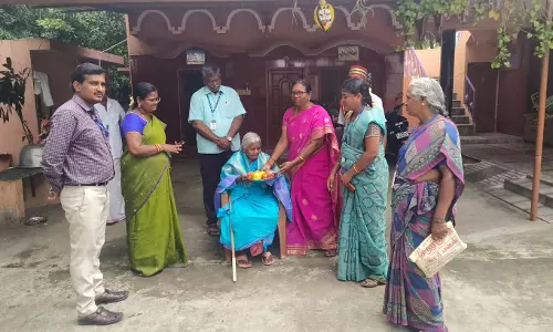 80 வயதுக்கு மேற்பட்ட வாக்காளர்கள் கவுரவிப்பு