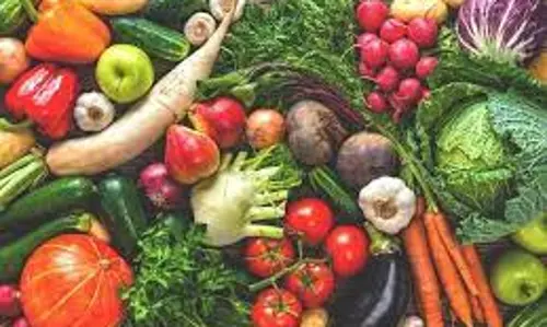 கோபி உழவர் சந்தையில் செப்டம்பர் மாதம் ரூ.82½ லட்சத்துக்கு காய்கறி விற்பனை