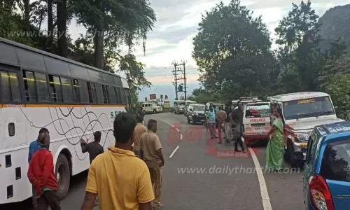 சுற்றுலா வாகனங்களுக்கு புதிய கட்டுப்பாடு சுற்றுலா வாகனங்களுக்கு புதிய கட்டுப்பாடு