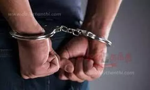 மோட்டார் சைக்கிள் திருடிய வாலிபர் கைது