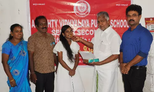 ஆல்மைட்டி வித்யாலயா பள்ளி மாணவிக்கு பாராட்டு