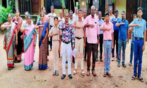 அரசு பள்ளியில் தூய்மை உறுதிமொழி ஏற்பு