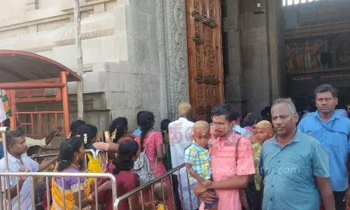 சமயபுரம் மாரியம்மன் கோவிலில் குவிந்த பக்தர்கள்