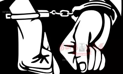 டிராவல்ஸ் ஊழியருக்கு கத்திக்குத்து