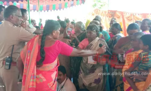 கொங்கர்பாளையம் ஊராட்சி கிராமசபை கூட்டத்தில் அலுவலர்கள்- பொதுமக்கள் இடையே கடும் விவாதத்தால் பரபரப்பு