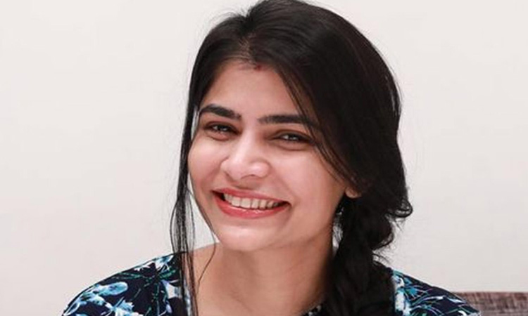 விபத்தில் சிக்கிய பாடகி சின்மயி