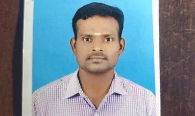 வெவ்வேறு விபத்துகளில் முறுக்கு வியாபாரி உள்பட 2 பேர் பலி வெவ்வேறு விபத்துகளில் முறுக்கு வியாபாரி உள்பட 2 பேர் பலி