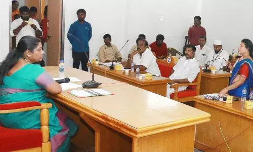 மழைக்காலம் வர உள்ளதால்      அனைத்து வார்டுகளிலும் வடிகால் வாய்க்காலை விரைந்து தூர்வார வேண்டும்;   நகரமன்ற கூட்டத்தில் கவுன்சிலர்கள் வலியுறுத்தல்