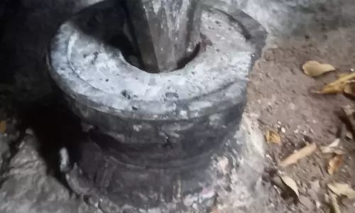 கொங்கன சித்தர் குகைக்கோவிலில் சாமிசிலை சேதம்