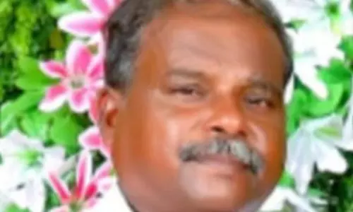 வெவ்வேறு விபத்துகளில் முறுக்கு வியாபாரி உள்பட 2 பேர் பலி வெவ்வேறு விபத்துகளில் முறுக்கு வியாபாரி உள்பட 2 பேர் பலி