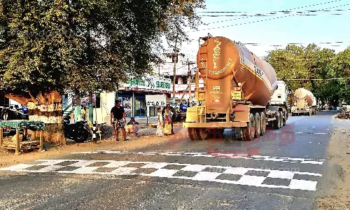 வேகத்தடைகளில் வெள்ளை வர்ணம்