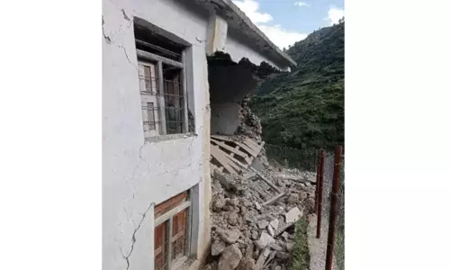 அடுத்தடுத்த நிலநடுக்கங்களால் குலுங்கிய நேபாளம்: வடமாநிலங்களும் அதிர்ந்தன