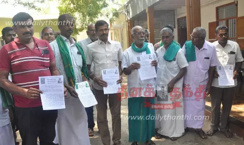 கீழ்பவானி வாய்க்காலில் முறைவைத்து தண்ணீர் திறக்கக்கூடாது; விவசாயிகள் கோரிக்கை