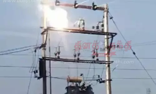 டிரான்ஸ்பார்மரில் ஏறிய ஆடுமேய்க்கும் தொழிலாளி மின்சாரம் தாக்கி படுகாயம்