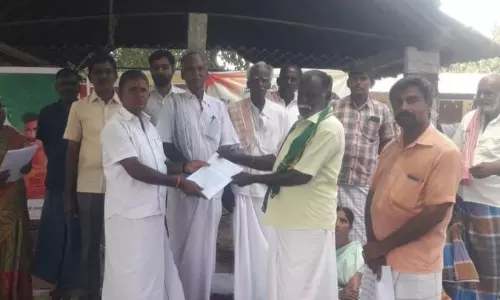 கிரானைட் குவாாியை தடை செய்ய வலியுறுத்தி தீா்மானம்