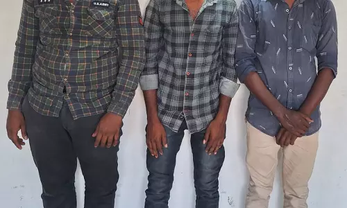 செல்போன் செயலியில் பெண்கள் படத்தை அனுப்பி விபசாரம்