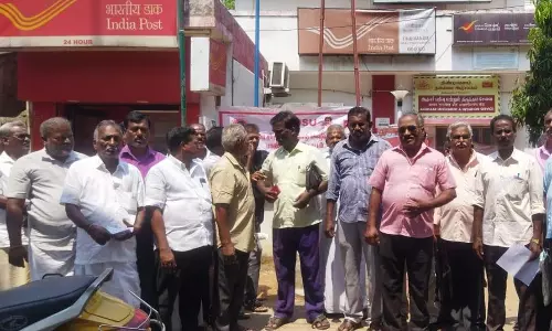 10 அம்ச கோரிக்கைகளை வலியுறுத்தி   கிராமப்புற தபால் ஊழியர்கள் வேலைநிறுத்தம்