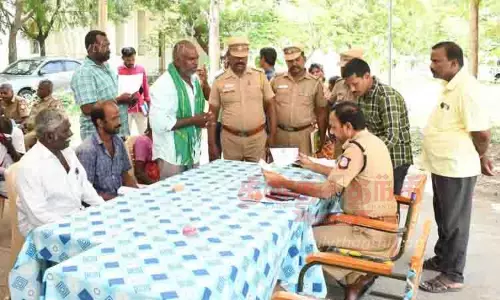 போலீசாரின் சிறப்பு விசாரணை முகாம்